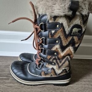 Sorel Joan of Arctic waterproof boots Size 8 Navy cream brown